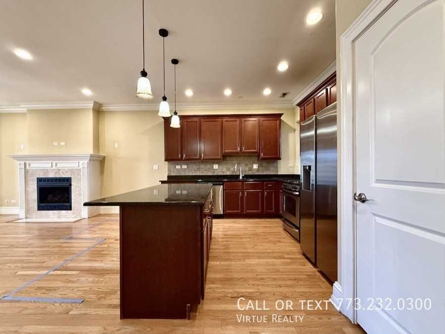 5528 S Indiana Ave #2 - Photo 3 of 25