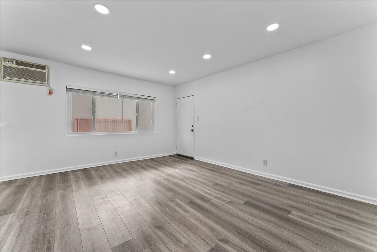 511 S Verdugo Rd #01 - Photo 2 of 16