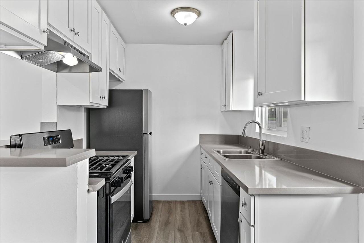 511 S Verdugo Rd #01 - Photo 4 of 16