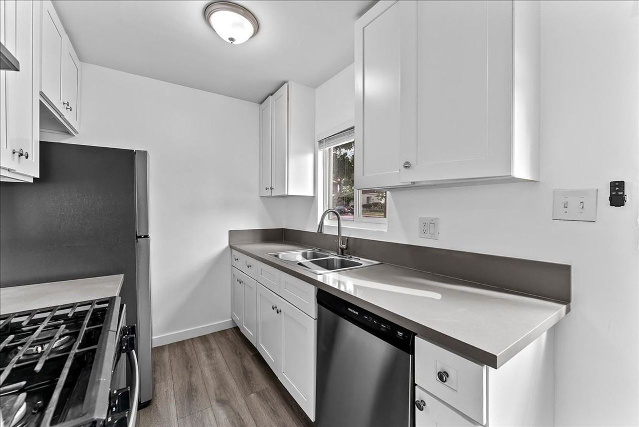 511 S Verdugo Rd #01 - Photo 6 of 16