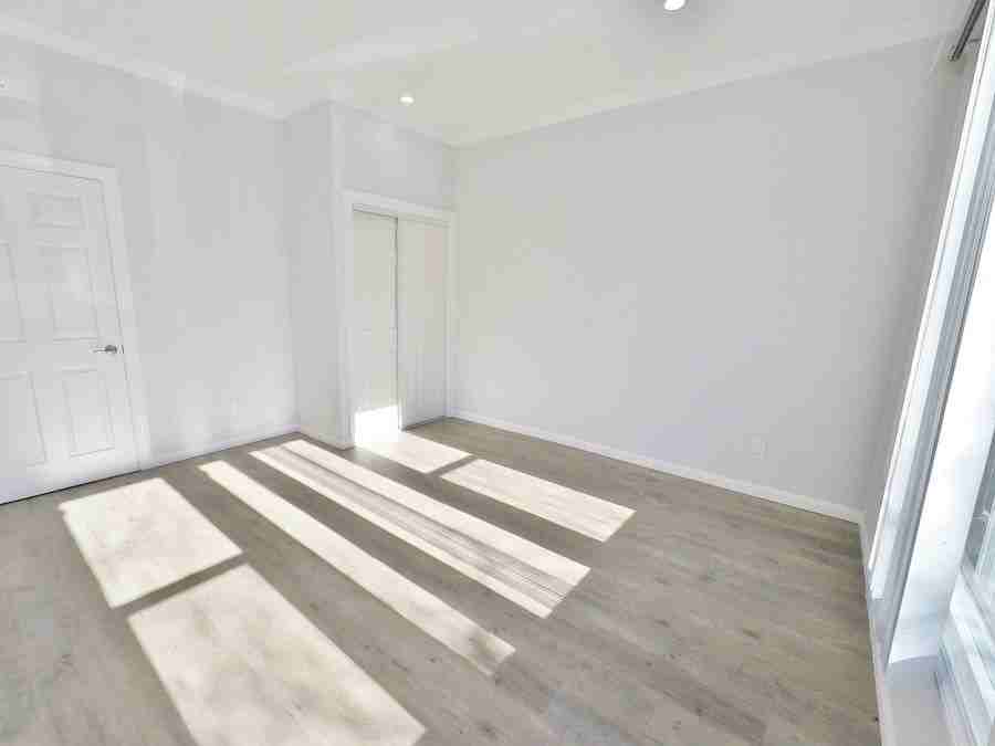 608 22nd Street - Photo 2 of 7