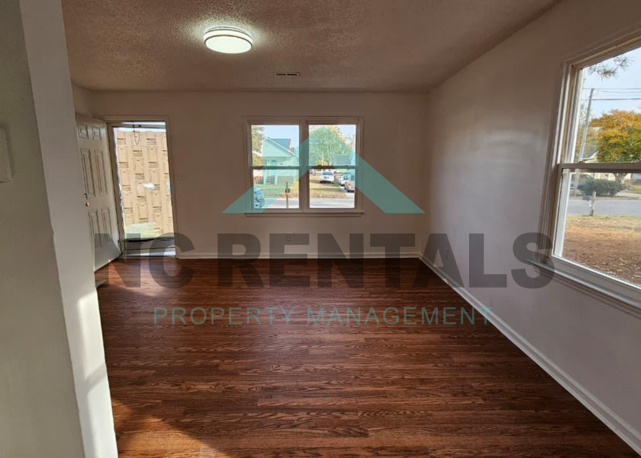 332 Park Ave - Photo 5 of 22