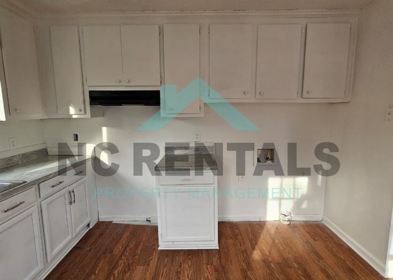 332 Park Ave - Photo 7 of 22