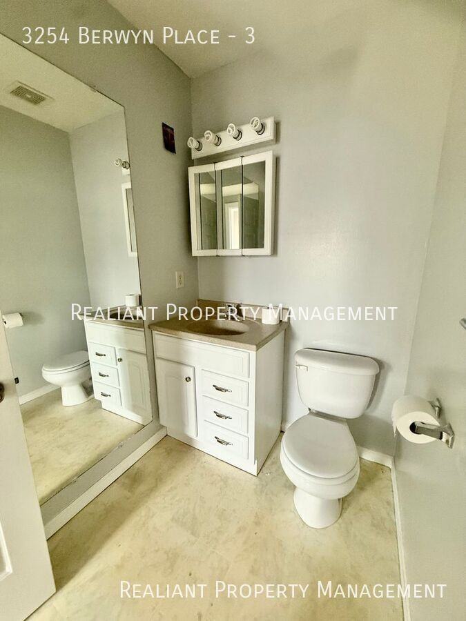 3254 Berwyn Pl #3 - Photo 4 of 14