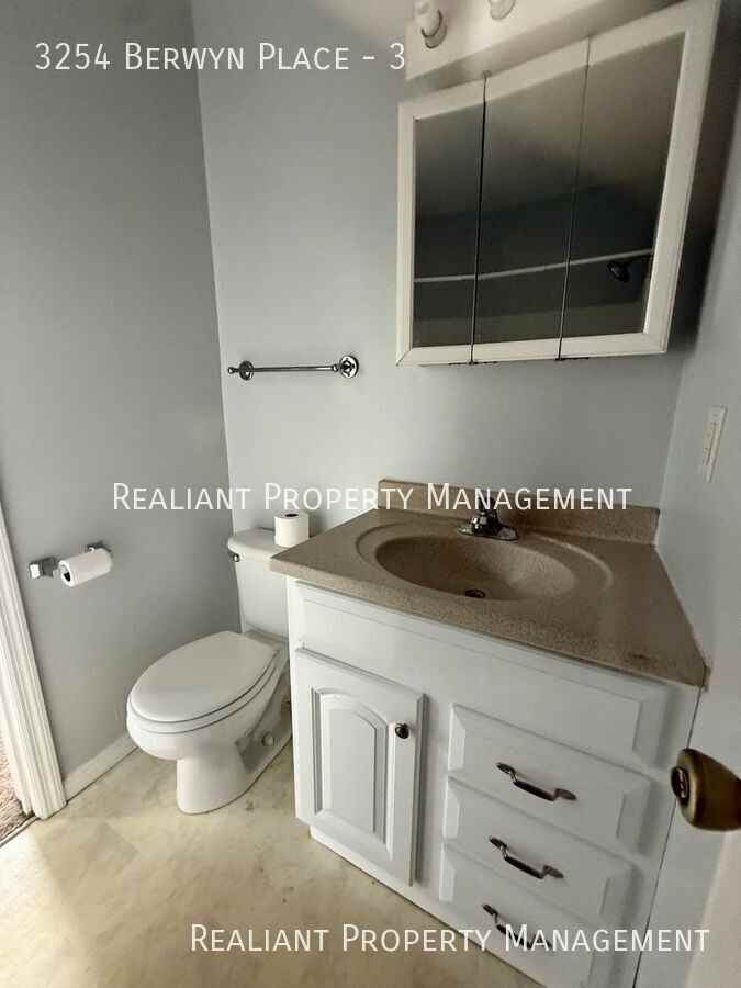 3254 Berwyn Pl #3 - Photo 7 of 14