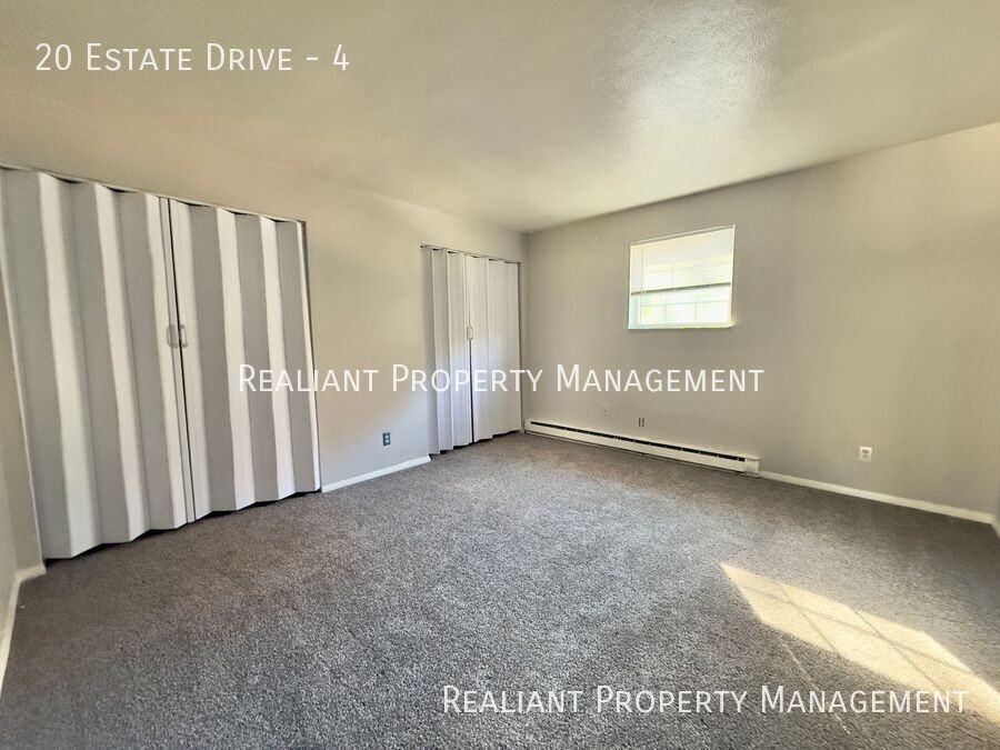 20 Estate Dr #4 - Photo 5 of 9