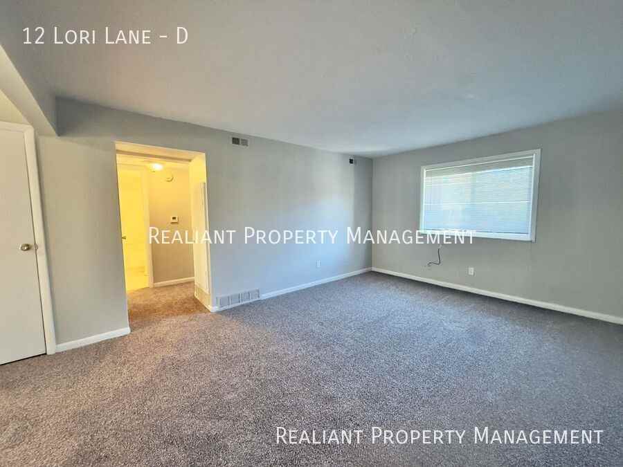 12 Lori Ln #D - Photo 2 of 11