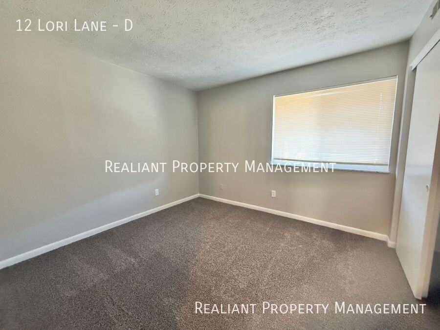 12 Lori Ln #D - Photo 5 of 11