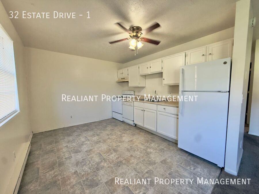 32 Estate Dr #1 - Photo 4 of 10