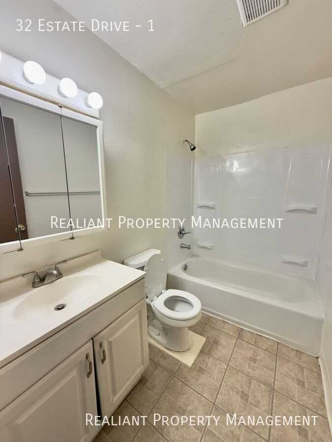 32 Estate Dr #1 - Photo 7 of 10