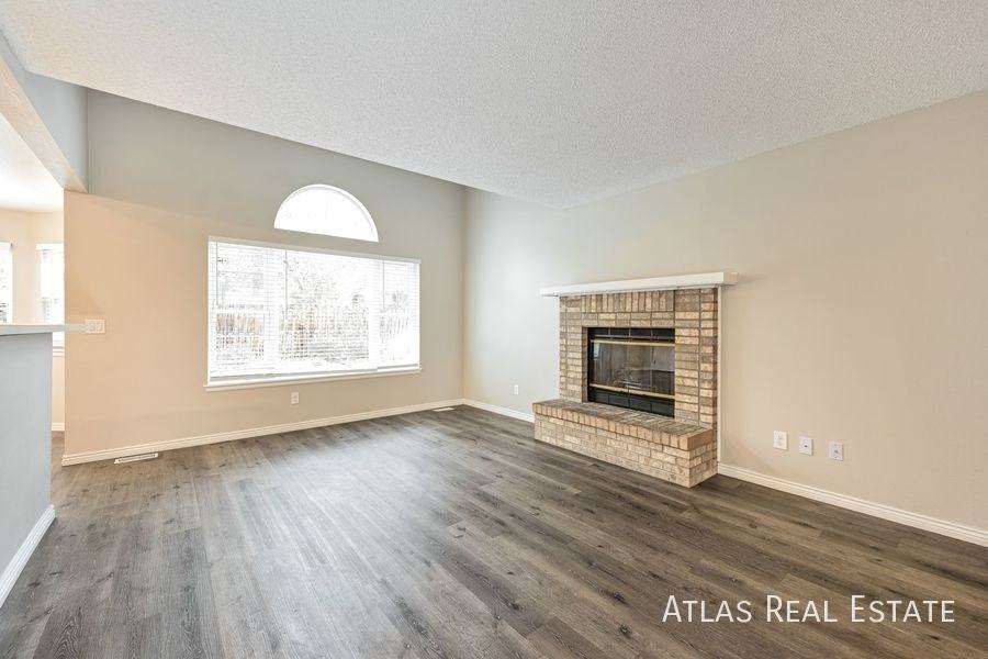 18109 E Lasalle Pl - Photo 3 of 20