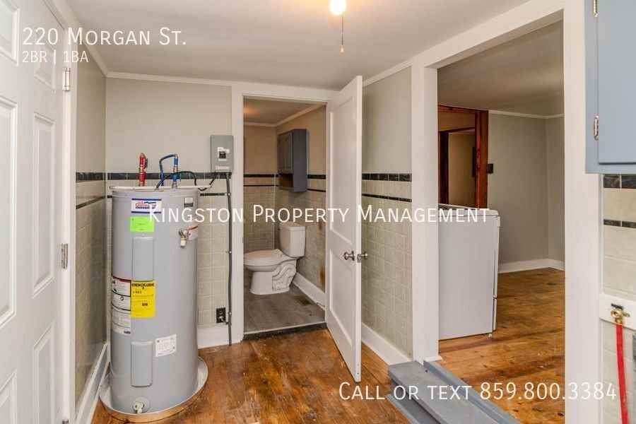 220 Morgan St - Photo 4 of 12