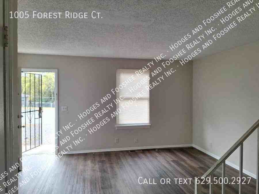 1005 Forest Ridge Ct - Photo 3 of 9