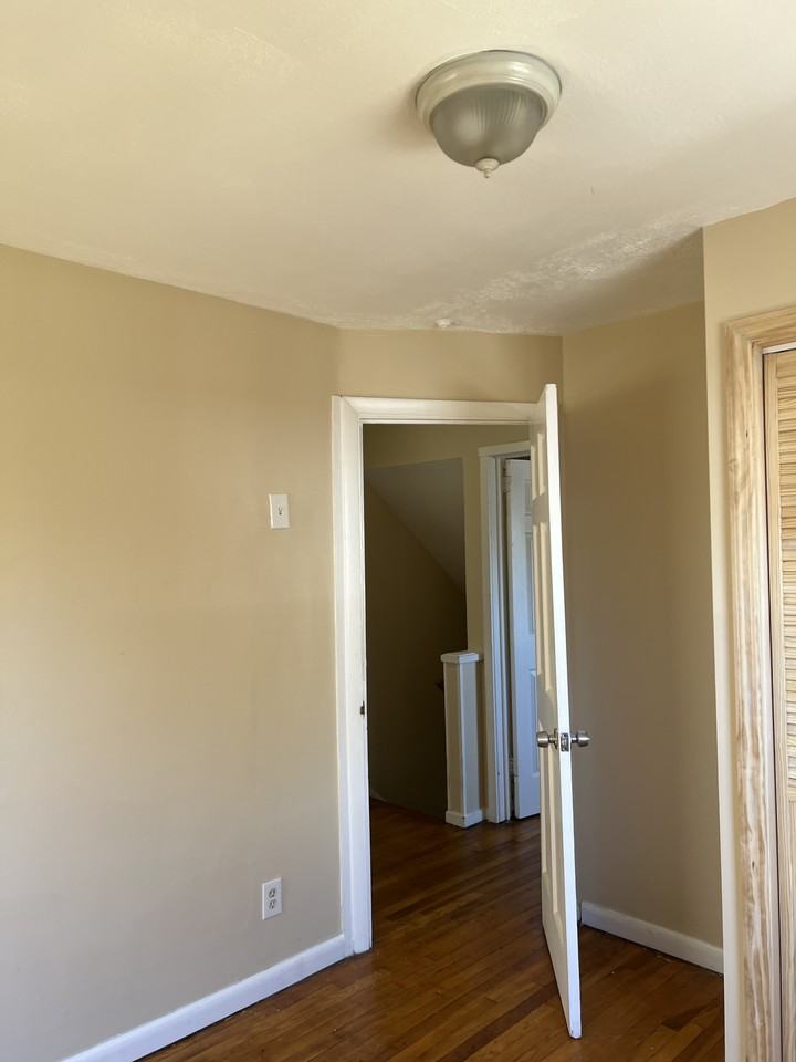 119 Dupont Pl #119 - Photo 3 of 16