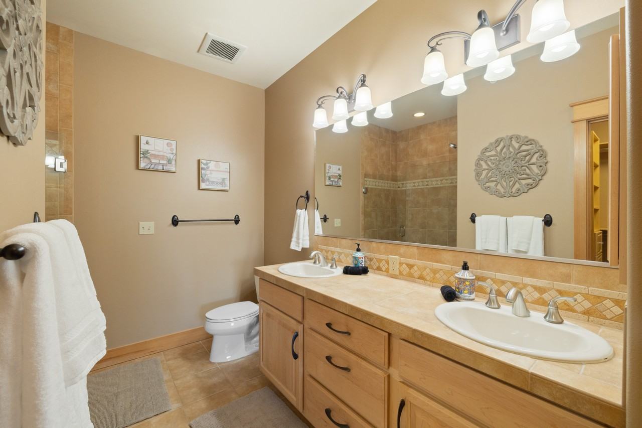 2051 N Main St #311 - Photo 6 of 11