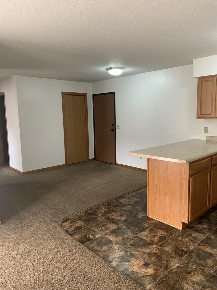 1108 10th Ave N - Photo 2 of 10