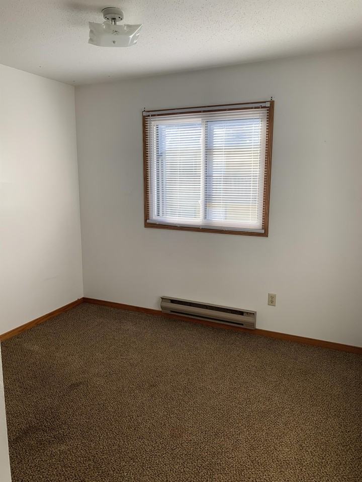 1108 10th Ave N - Photo 6 of 10