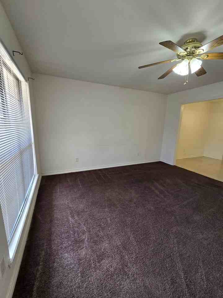 634 Canada Street - Photo 2 of 17