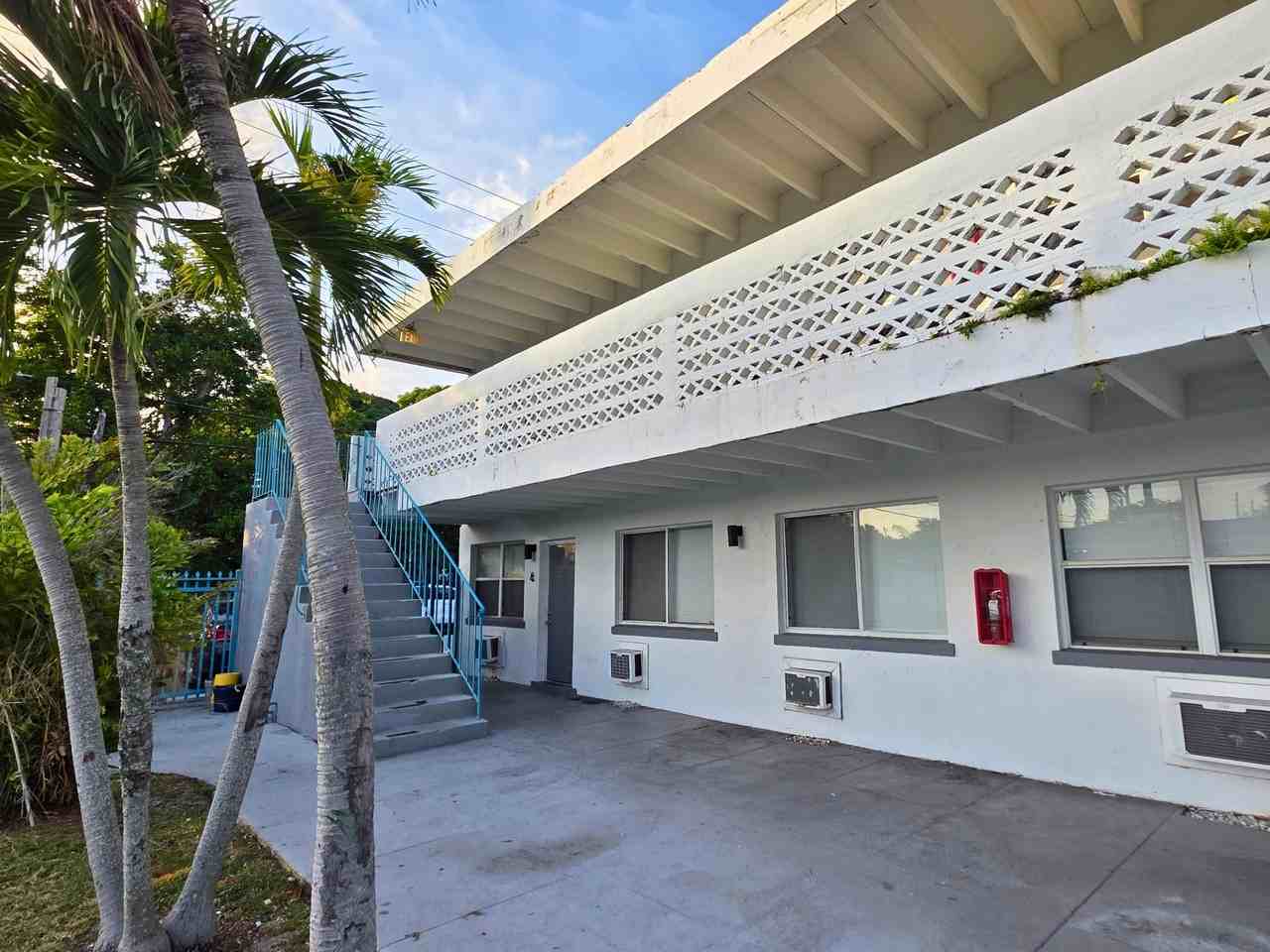 2915 Broadway - Photo 4 of 18