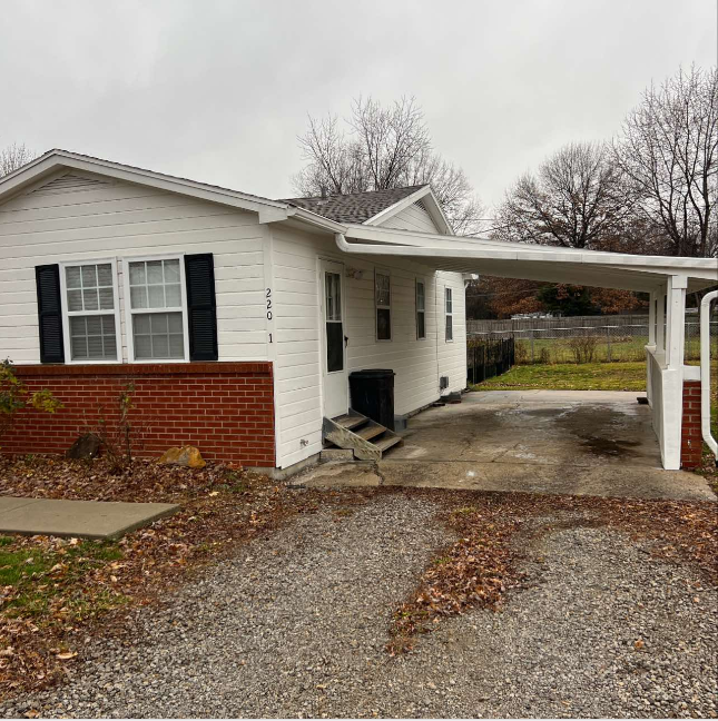 220 SW Missouri 13 - Photo 2 of 28