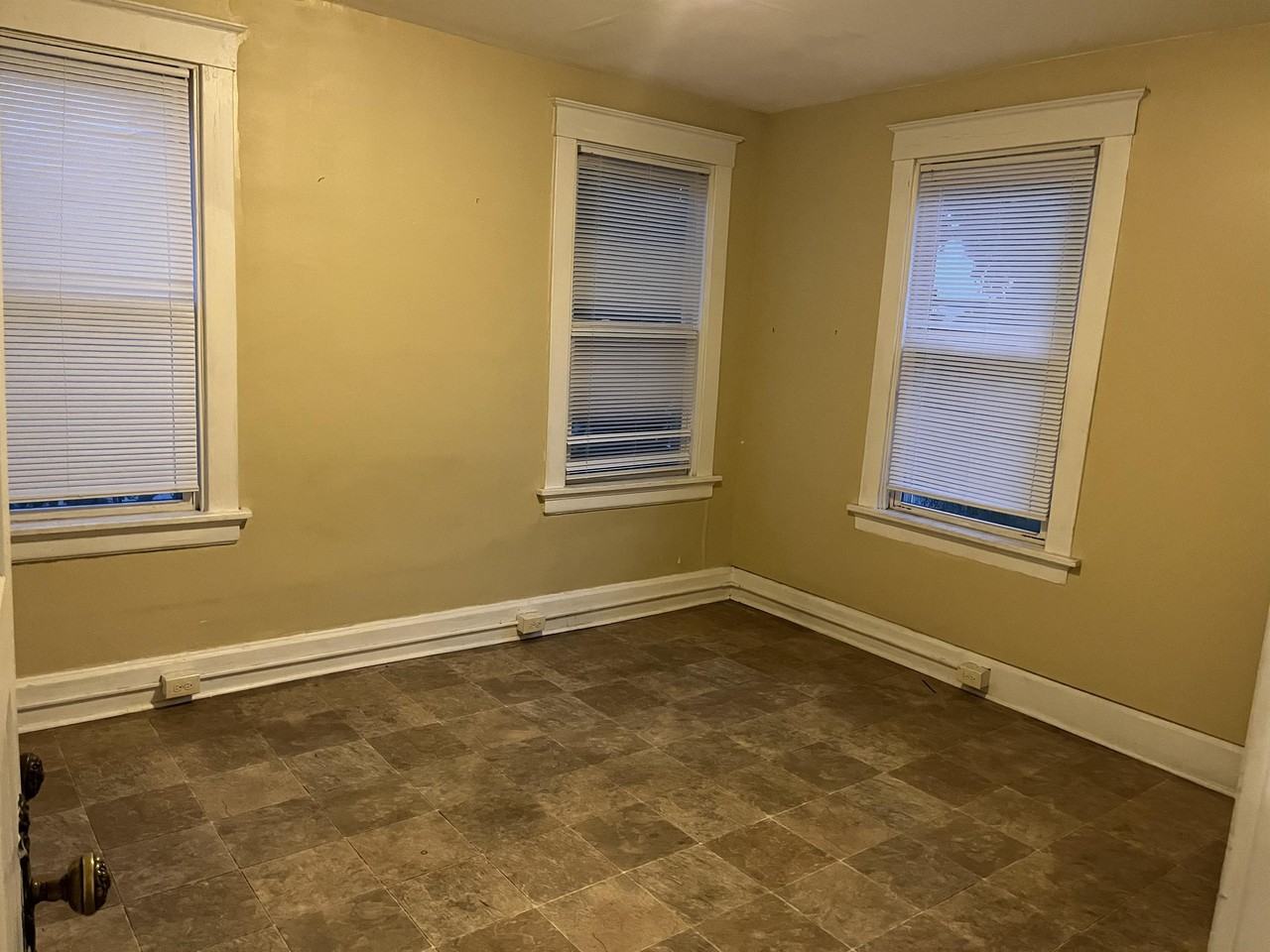 4401 Glenway Ave - Photo 6 of 7