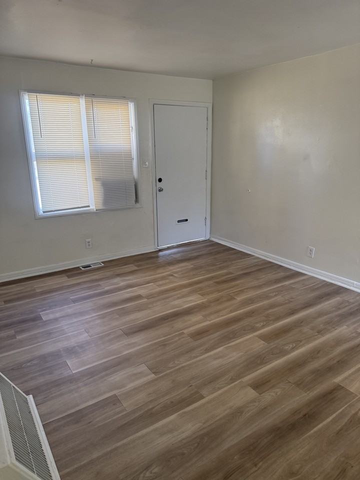 1585 Dudley Street - Photo 6 of 14