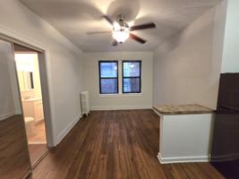 featured image of 5210 S Woodlawn Ave