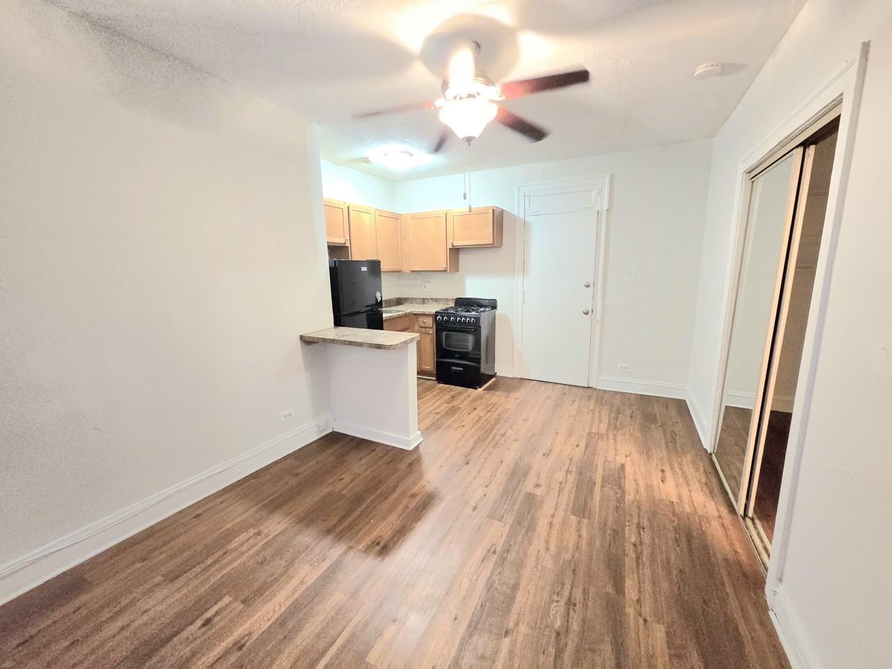 5210-14 S. Woodlawn - Photo 4 of 24