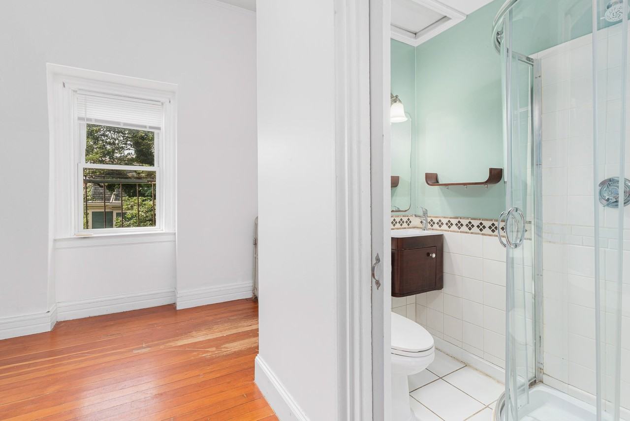 79 Lloyd Avenue - Photo 6 of 45