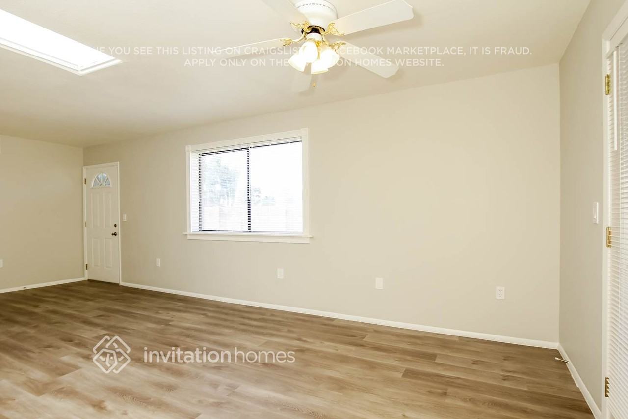 2254 W Bloomfield Rd - Photo 3 of 15