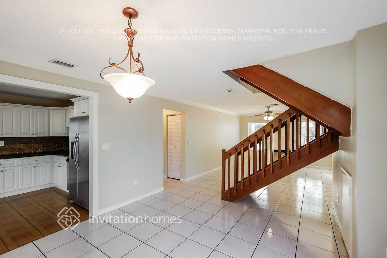 11755 Southwest 117th Terrace - Photo 7 of 18