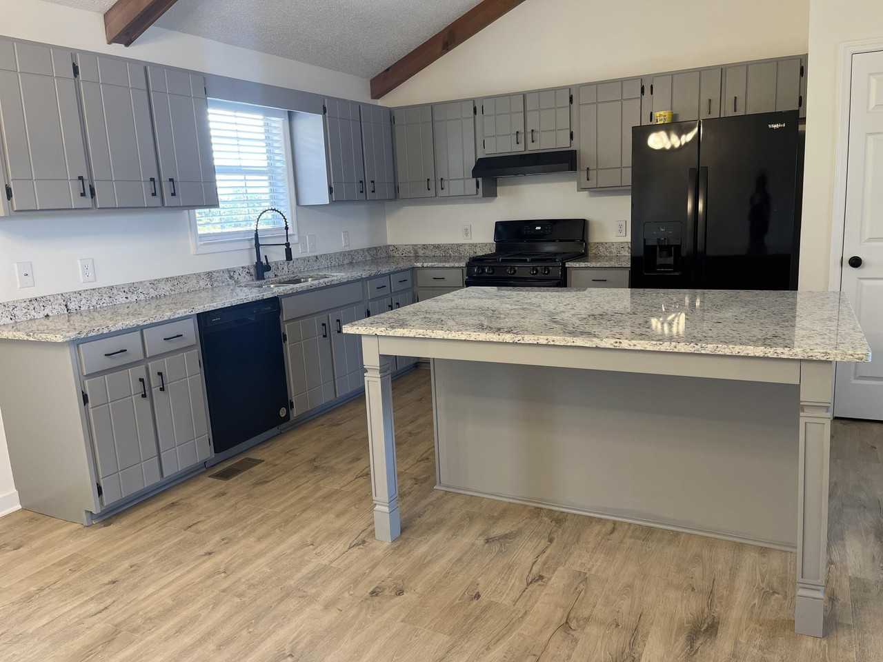 2824 Bent Oak Rd - Photo 2 of 15