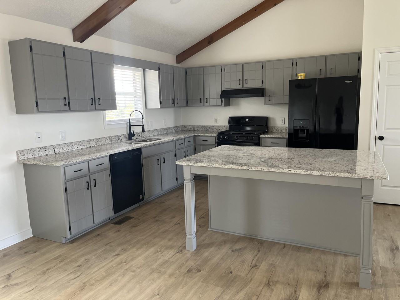 2824 Bent Oak Rd - Photo 3 of 15