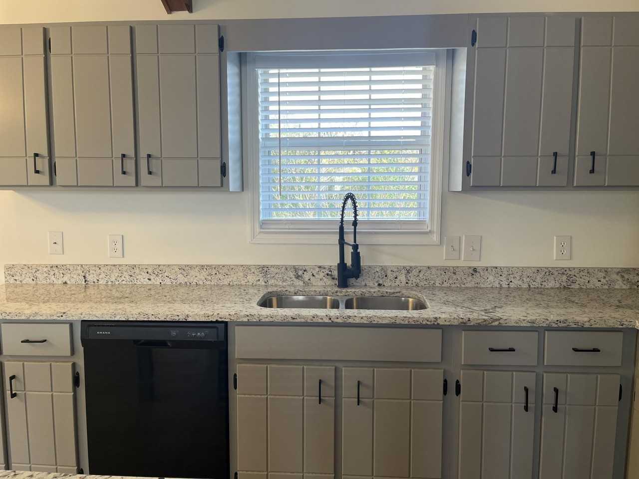 2824 Bent Oak Rd - Photo 4 of 15