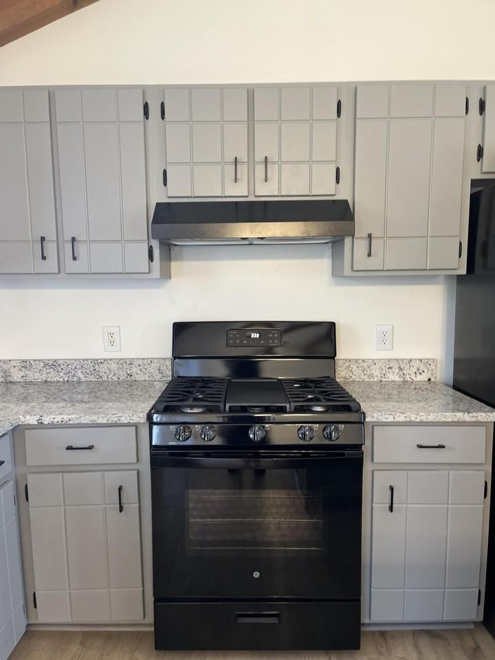 2824 Bent Oak Rd - Photo 5 of 15