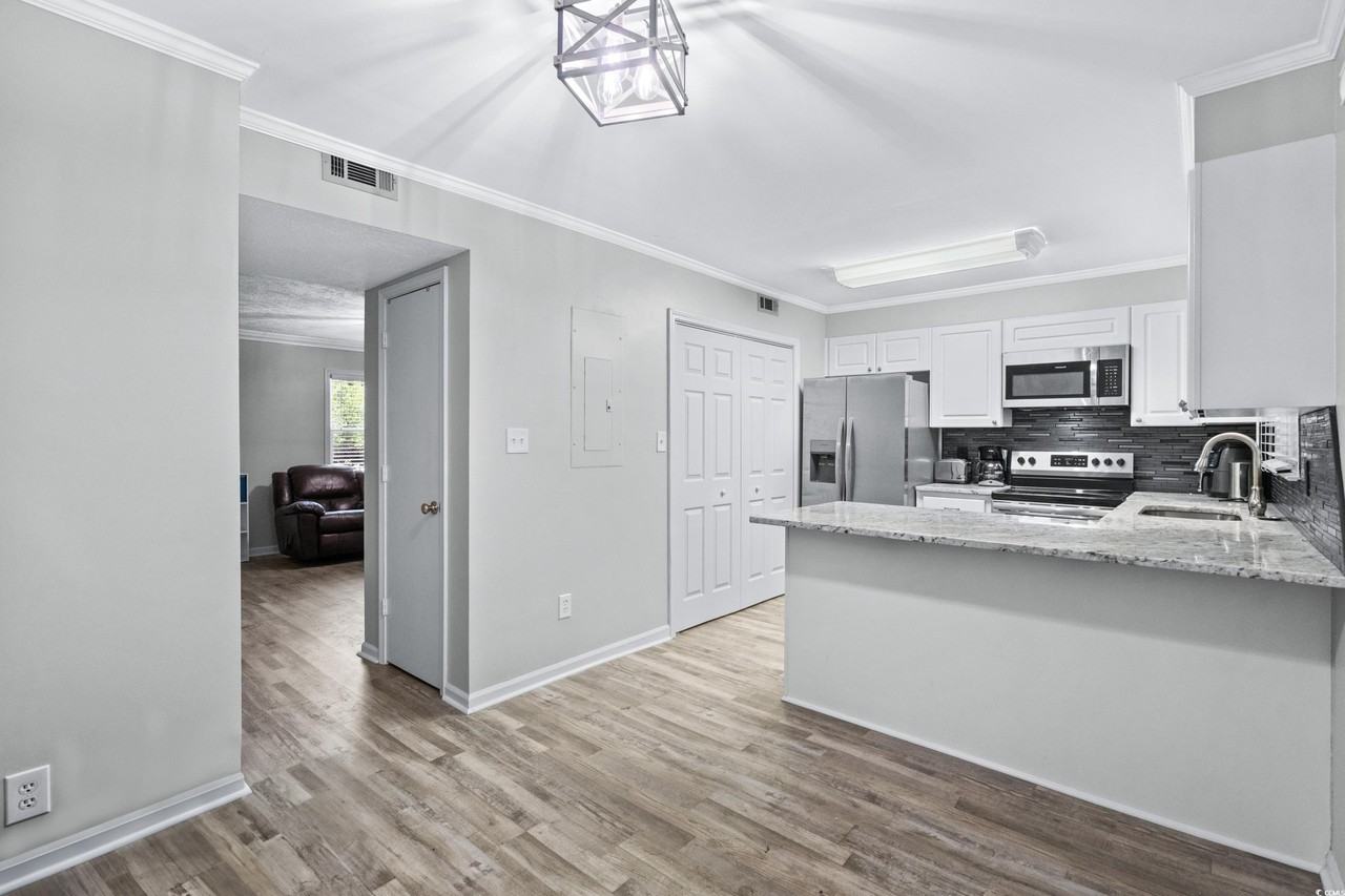 715 Pine Drive - Photo 4 of 31