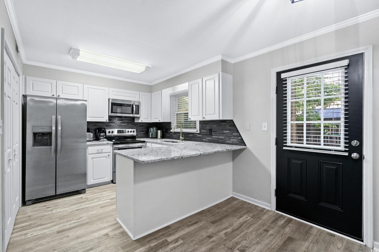 715 Pine Drive - Photo 5 of 31