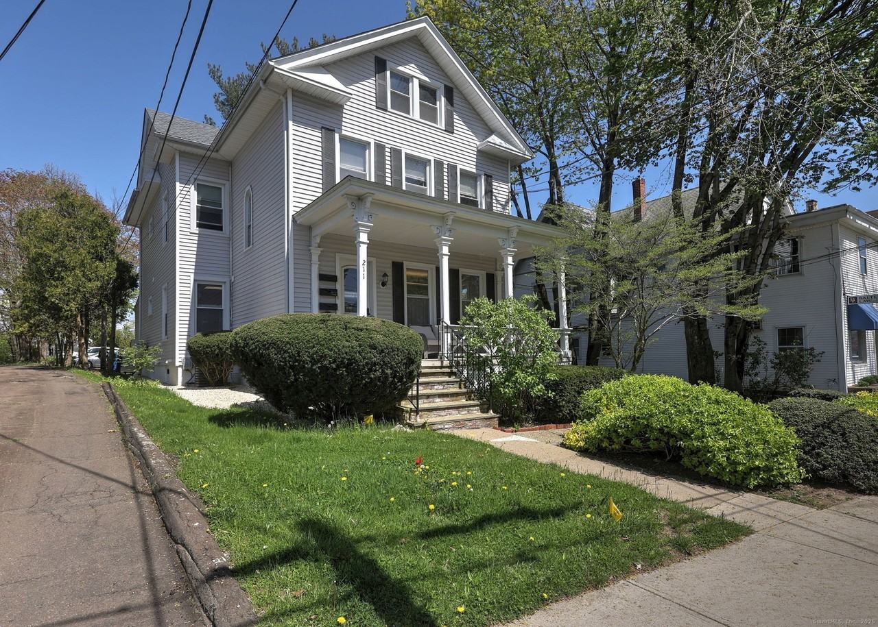 211 Montowese St - Photo 2 of 40