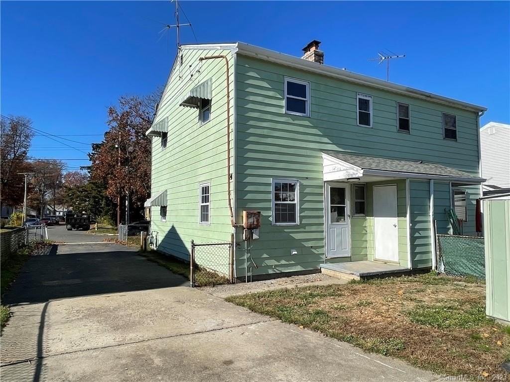 213 Larkin Ct - Photo 3 of 30