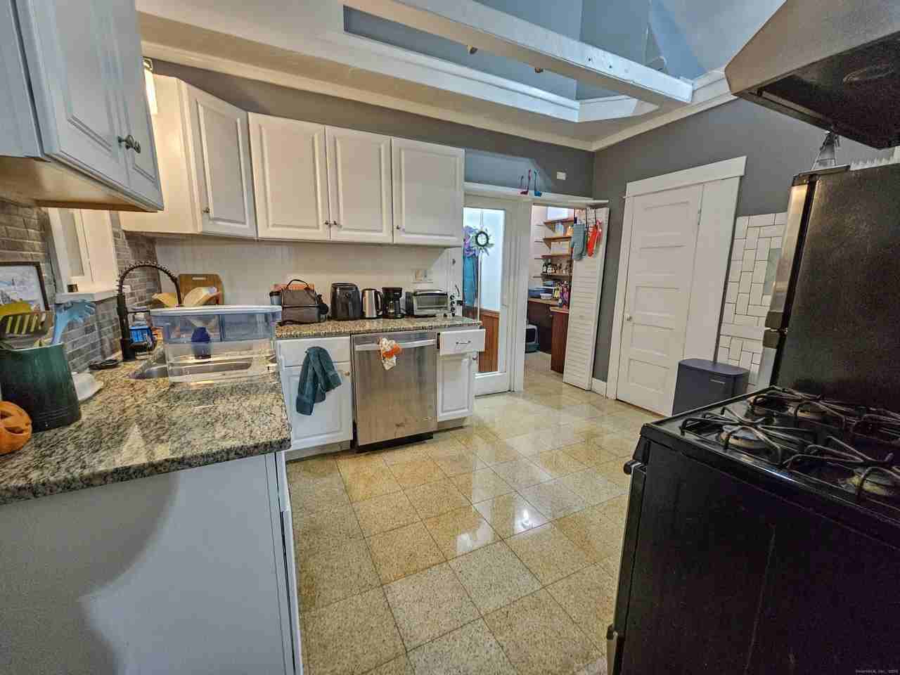 204 Broad St #3 - Photo 3 of 11