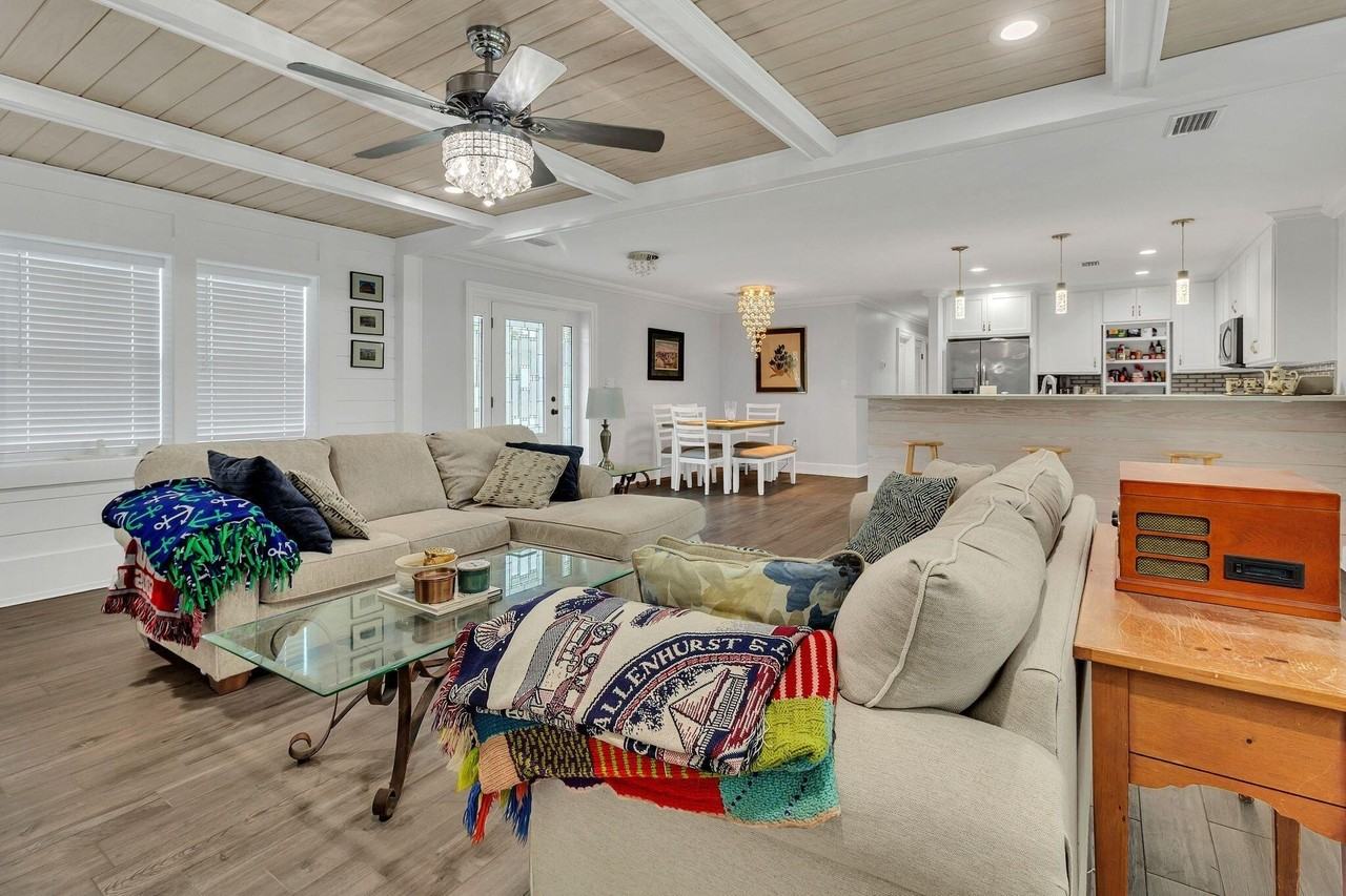 221 South Lorraine Drive - Photo 4 of 28