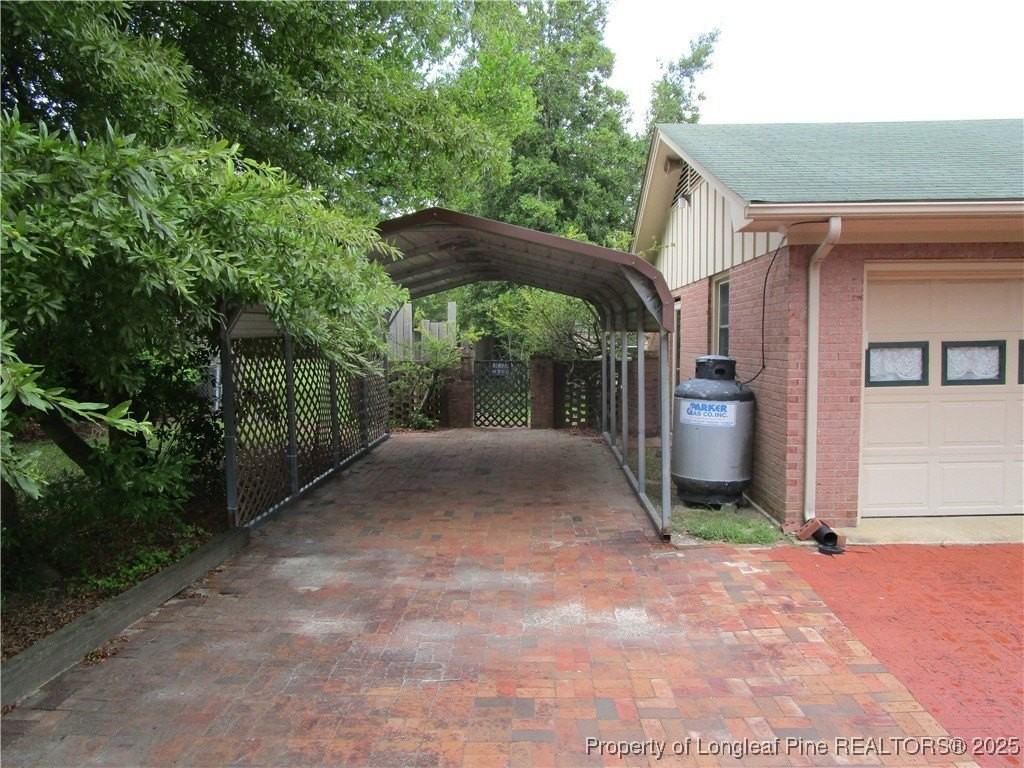 615 Galloway Dr - Photo 2 of 17