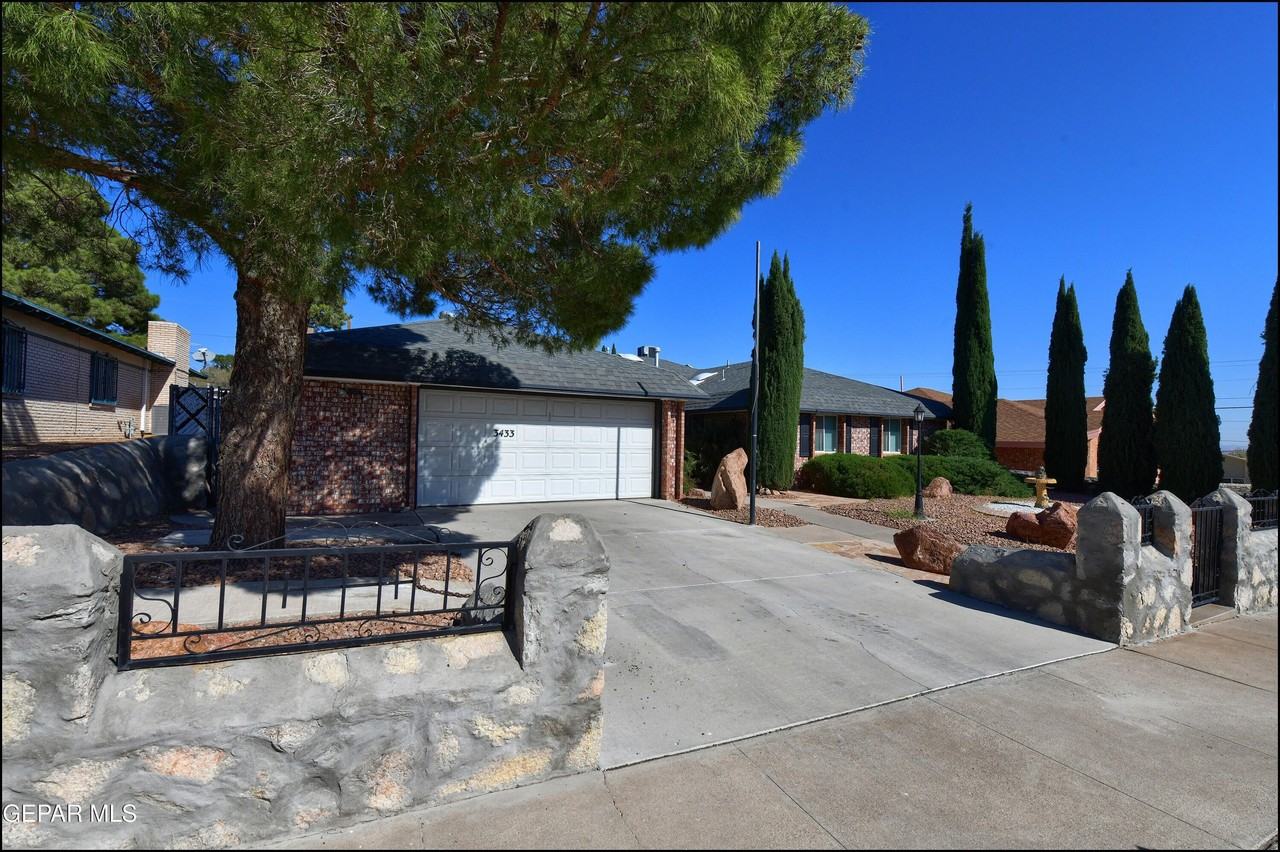 3433 Clearview Ln - Photo 3 of 50