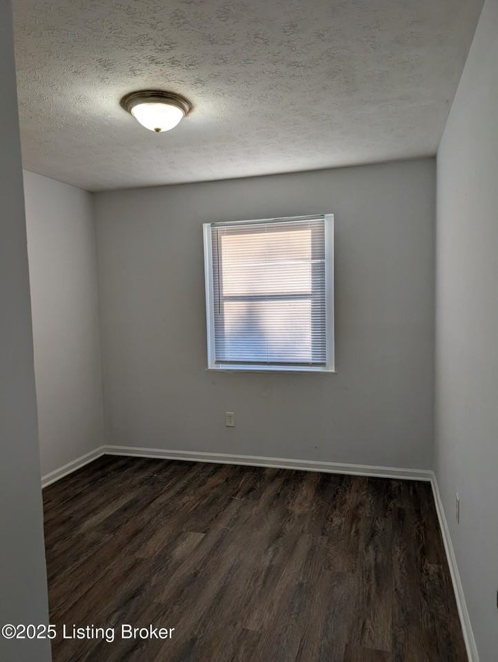 3224 Springfield Dr - Photo 6 of 10