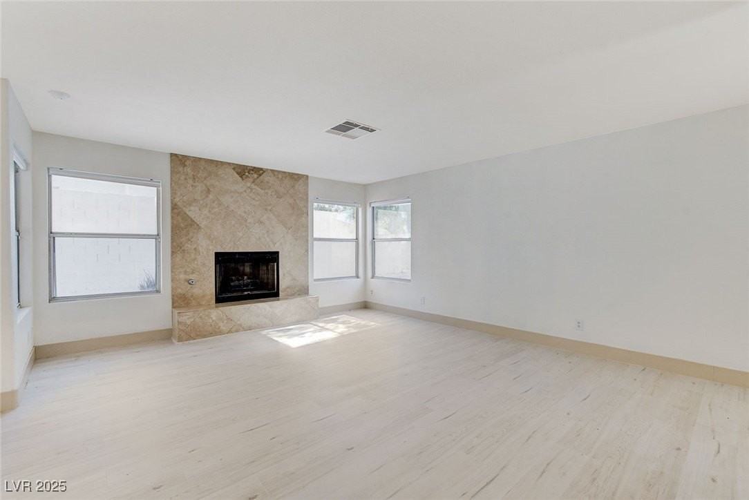 9409 Hershey Ln - Photo 4 of 39