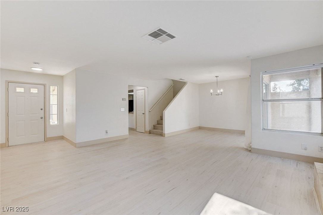 9409 Hershey Ln - Photo 5 of 39