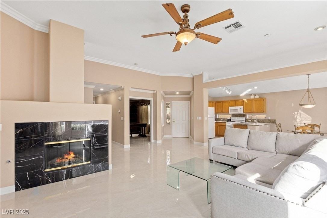 2555 Sundew Ave - Photo 4 of 24