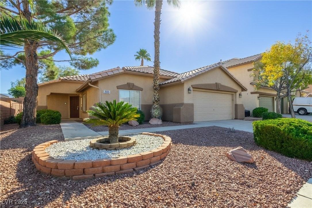 2555 Sundew Ave - Photo 5 of 24