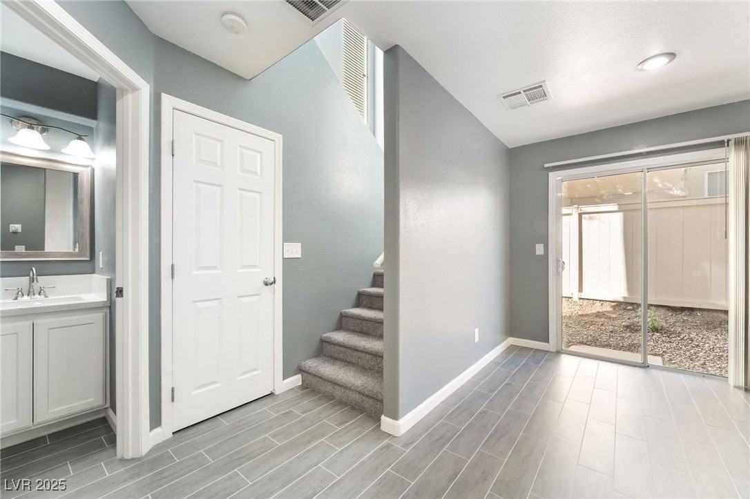 11981 Fairfax Ridge St - Photo 5 of 22