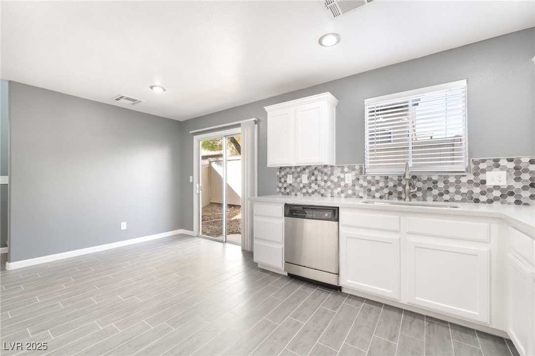 11981 Fairfax Ridge St - Photo 7 of 22